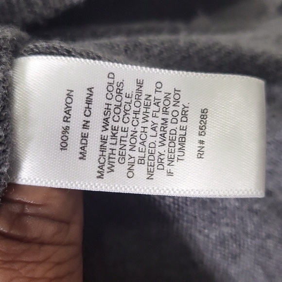 EXPRESS Long-sleeved SWEATER TOP - Picture 3 of 4